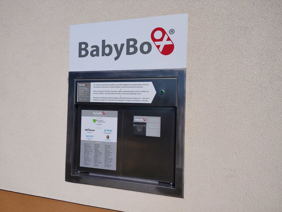 V Tišnově u nemocnice otevřeli nový babybox. Je 94. v Česku a devátý v Jihomoravském kraji