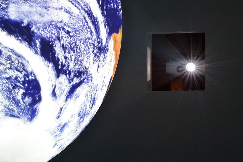 Festival planet bude letos ve znamení světla a tmy