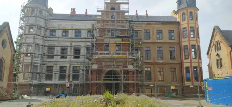 Bzenecký zámek má novou fasádu: čekají ho další opravy i nové využití