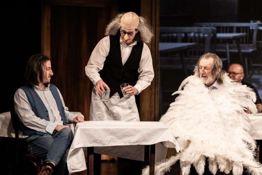 Bolek Polívka uvede v Praze premiéru inscenace Anděl v lihu společně se svými syny