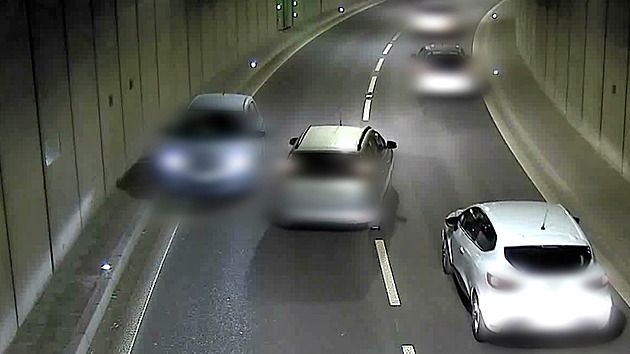 Opilý řidič způsobil chaos v tunelu