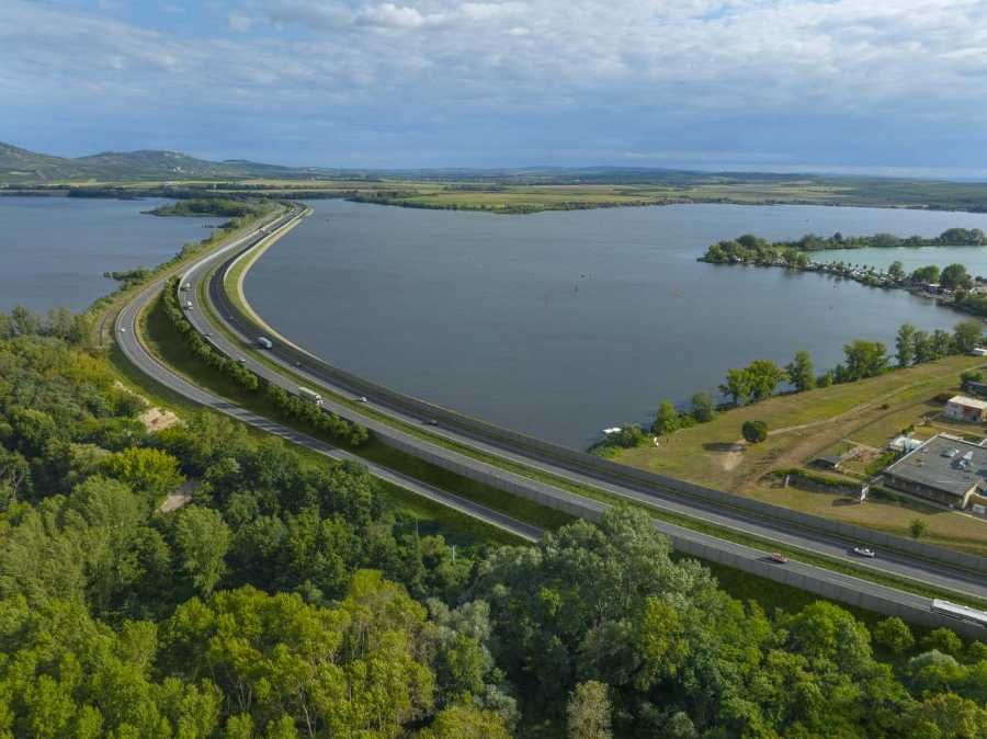 D52 povede po násypu přes Novomlýnské nádrže: úspora milionů