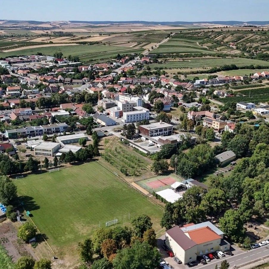 Čejč získala Zlatou stuhu i titul Vinařská obec Jihomoravského kraje, uspěla díky spolkům a tradičním sklepům