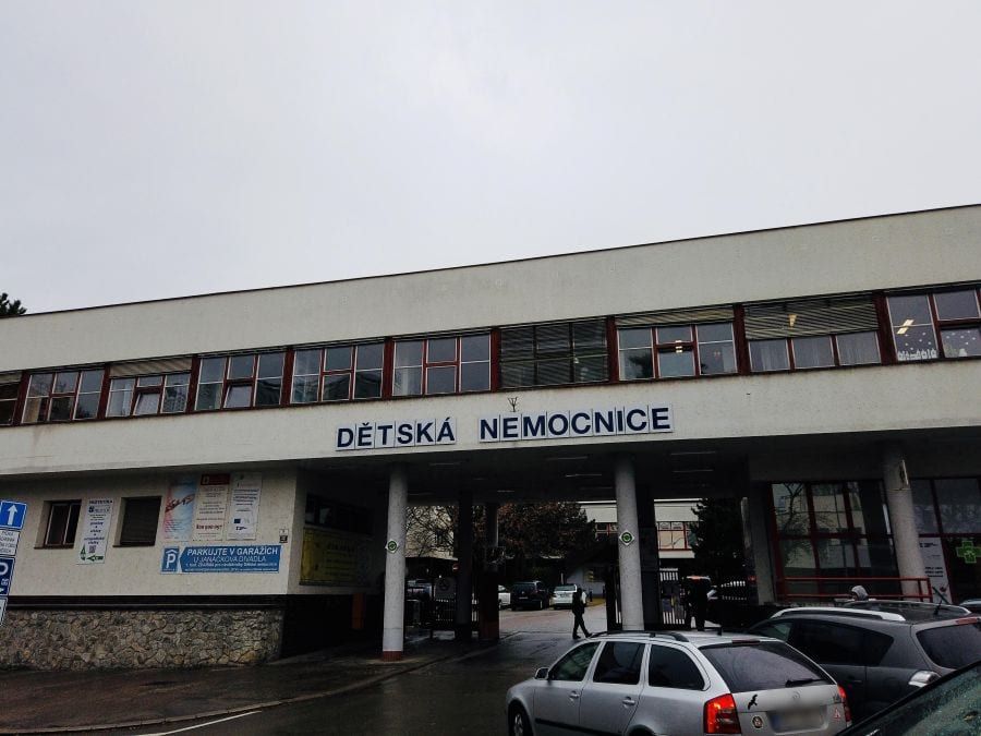 Dětská nemocnice Brno: pavilon S čeká roční rekonstrukce a dočasné omezení lůžek i ubytování rodičů