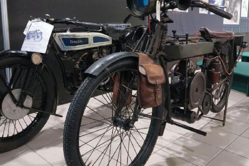 obrázek:Technické muzeum v Brně vystaví vzácný Douglas z roku 1910 i motocykl Kamila Lhotáka