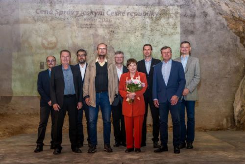 obrázek:V jeskyni Kůlna ocenili osobnosti, které formují český i mezinárodní výzkum krasu