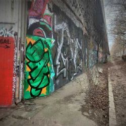 Regiony vítězí nad vandaly: Nerez, fólie a umění pomáhají snížit škody