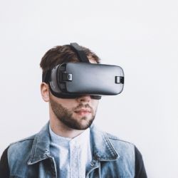Virtuální realita pomáhá s výukou první pomoci na zdravotnických školách