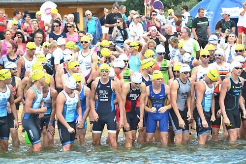 Foto: Na únorovém zasedání schválili zastupitelé dotace do sportu, kultury či sociálních služeb