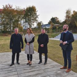 Park Kadetka je otevřený pro veřejnost. Na úpatí Kraví hory nahradil vyhořelou polorozbořenou budovu bývalé jídelny