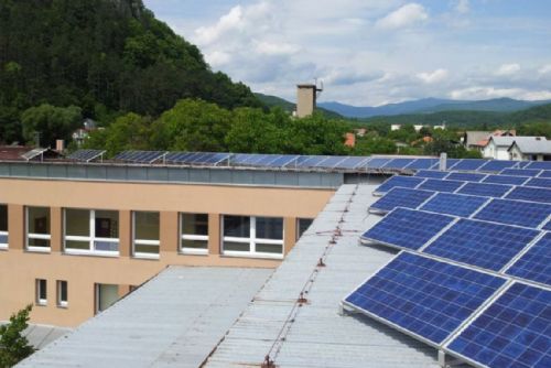 Foto: Podnikáte v Jihomoravském kraji a přemýšlíte, jak snížit náklady na provoz firmy? Využijte dotace na fotovoltaiku!