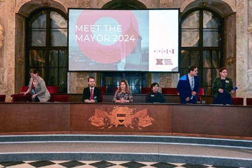 Foto: Meet the Mayor 2024: Desítky brněnských expatů a expatek se potřetí setkaly s vedením města
