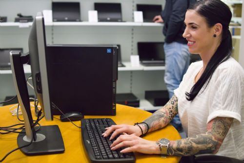Foto: Za málo peněz hodně muziky, to je e-shop www.c-c.cz s repasovanou elektronikou